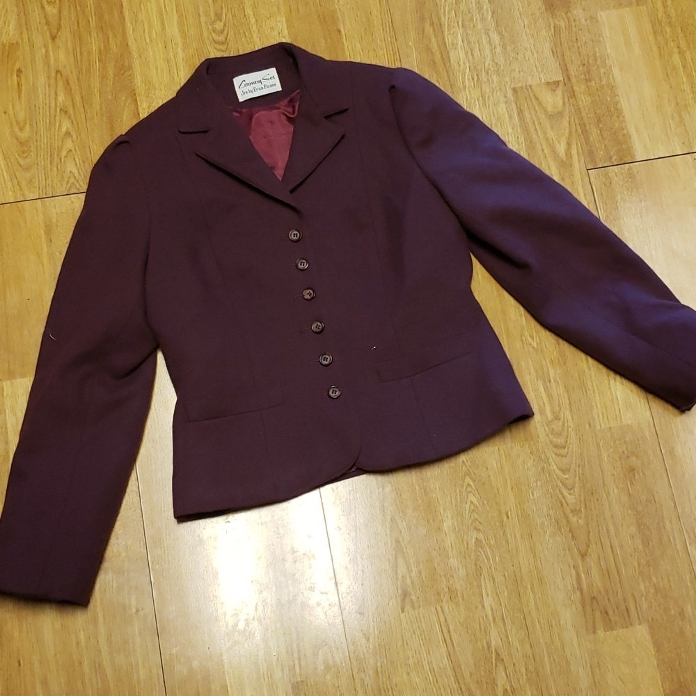 Vintage Evan Picone mulberry blazer. Size small